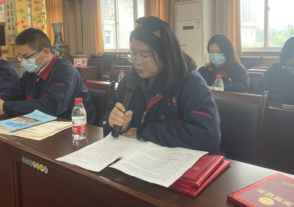 公司召开青年座谈会 公司召开青年座谈会